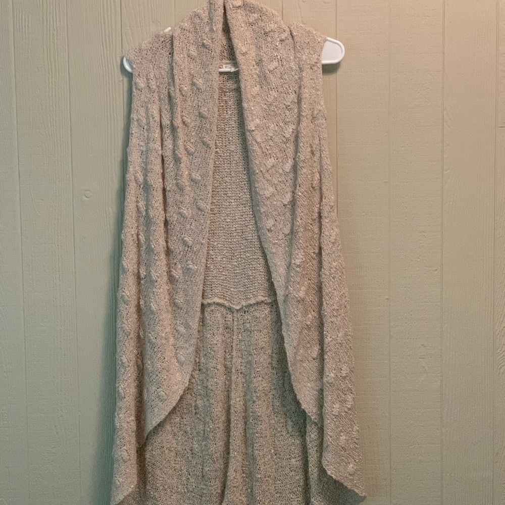 Sleeveless sweater